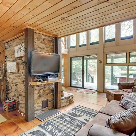 Villa Secluded Getaway About 7 Miles To Downtown Blue Ridge!